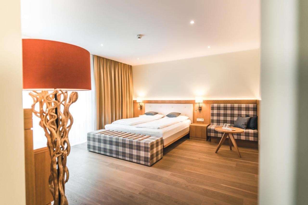 Das Salvator Iris Porsche Landhotel Фризах Екстериор снимка