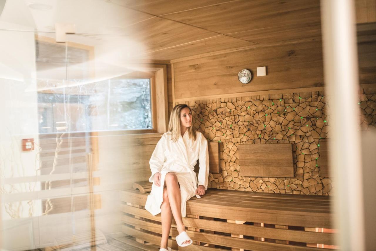 Das Salvator Iris Porsche Landhotel Фризах Екстериор снимка