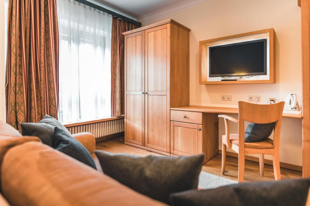 Das Salvator Iris Porsche Landhotel Фризах Екстериор снимка