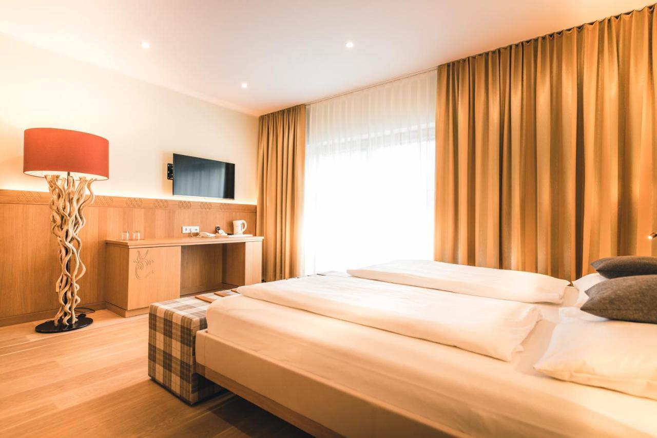 Das Salvator Iris Porsche Landhotel Фризах Екстериор снимка
