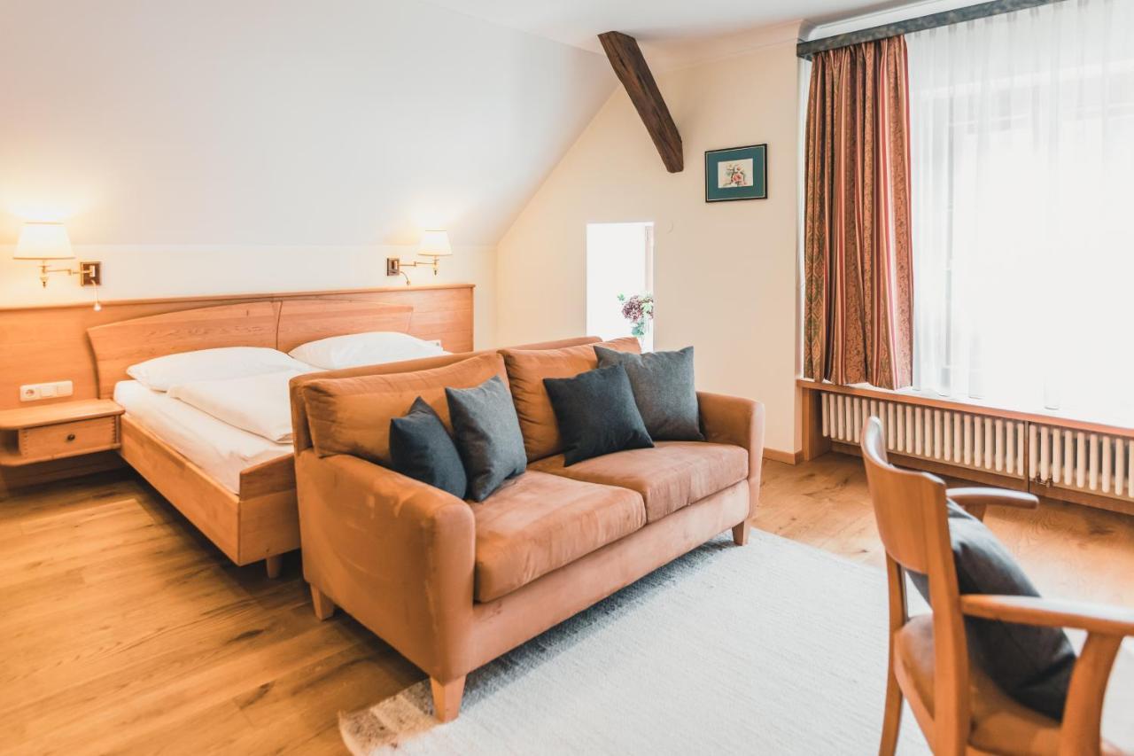 Das Salvator Iris Porsche Landhotel Фризах Екстериор снимка